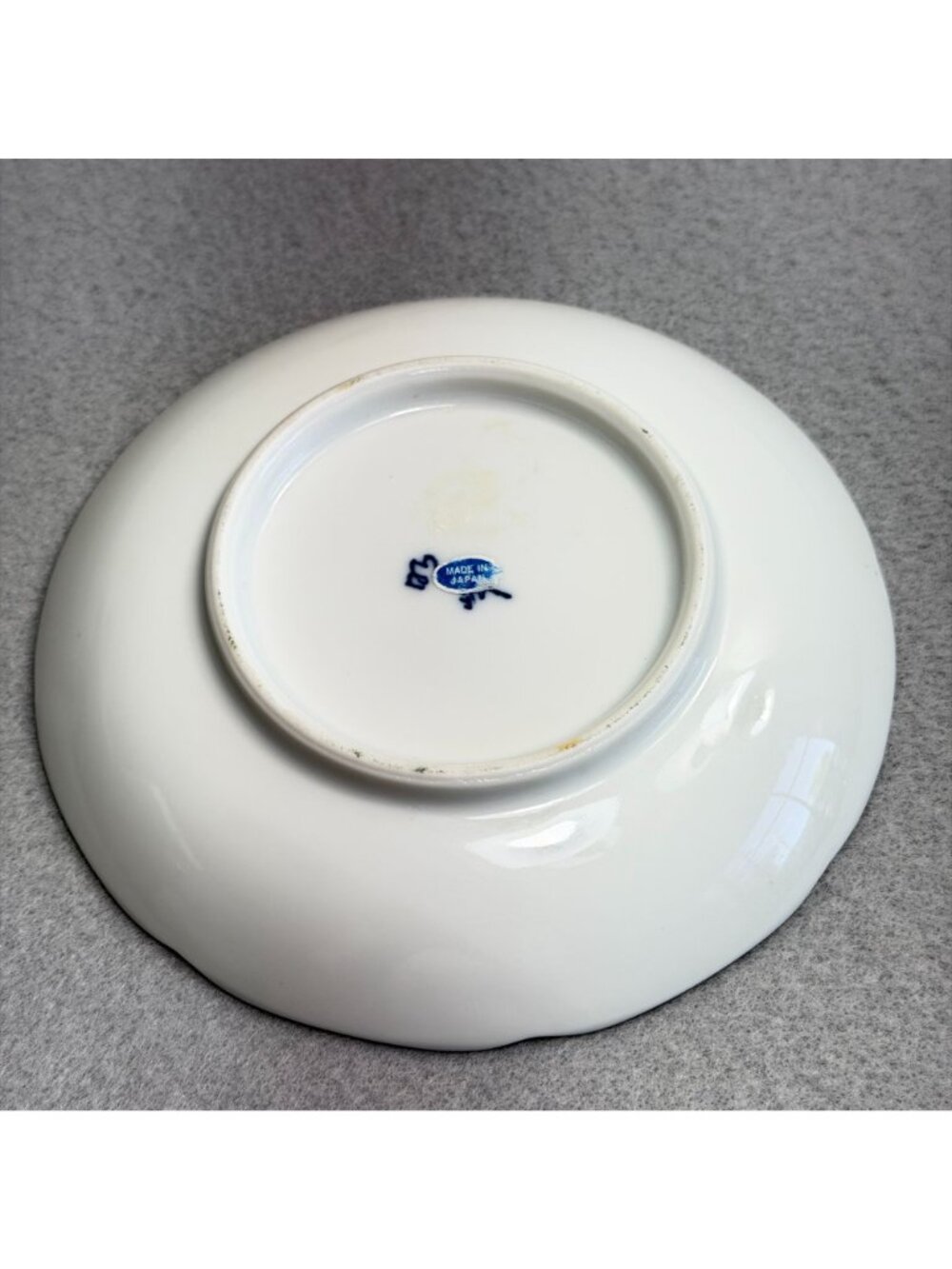 Japanese Hana Karakusa Blue White Scalloped Porcelain 5" Salad Plate - Picture 7 of 9